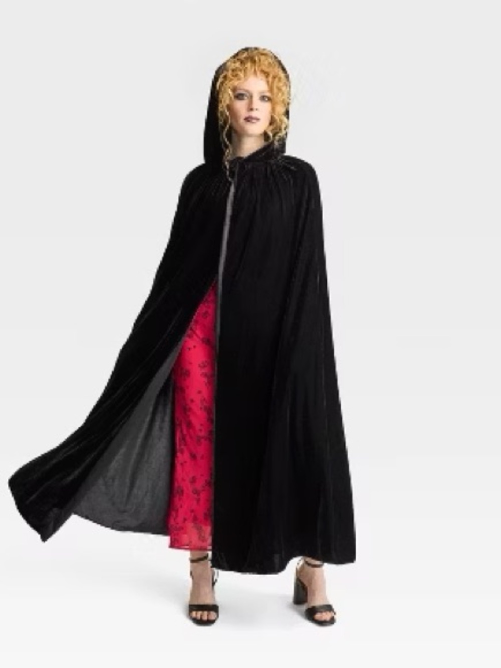 Hyde and EEK! Velvet Cape Adult NWT